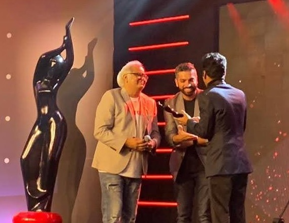 Award presentation at FLYX Filmfare OTT Awards