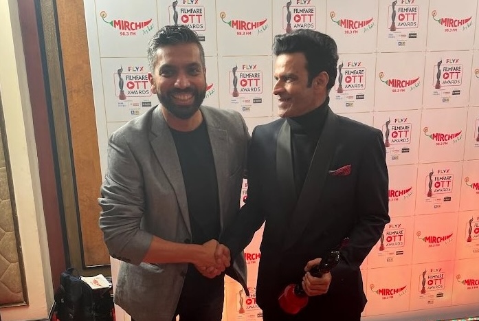Shashank Singh with Manoj Bajpayee on the red carpet